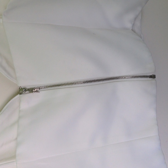 Valley Girl Cropped Tank Top - Picture 5 of 6